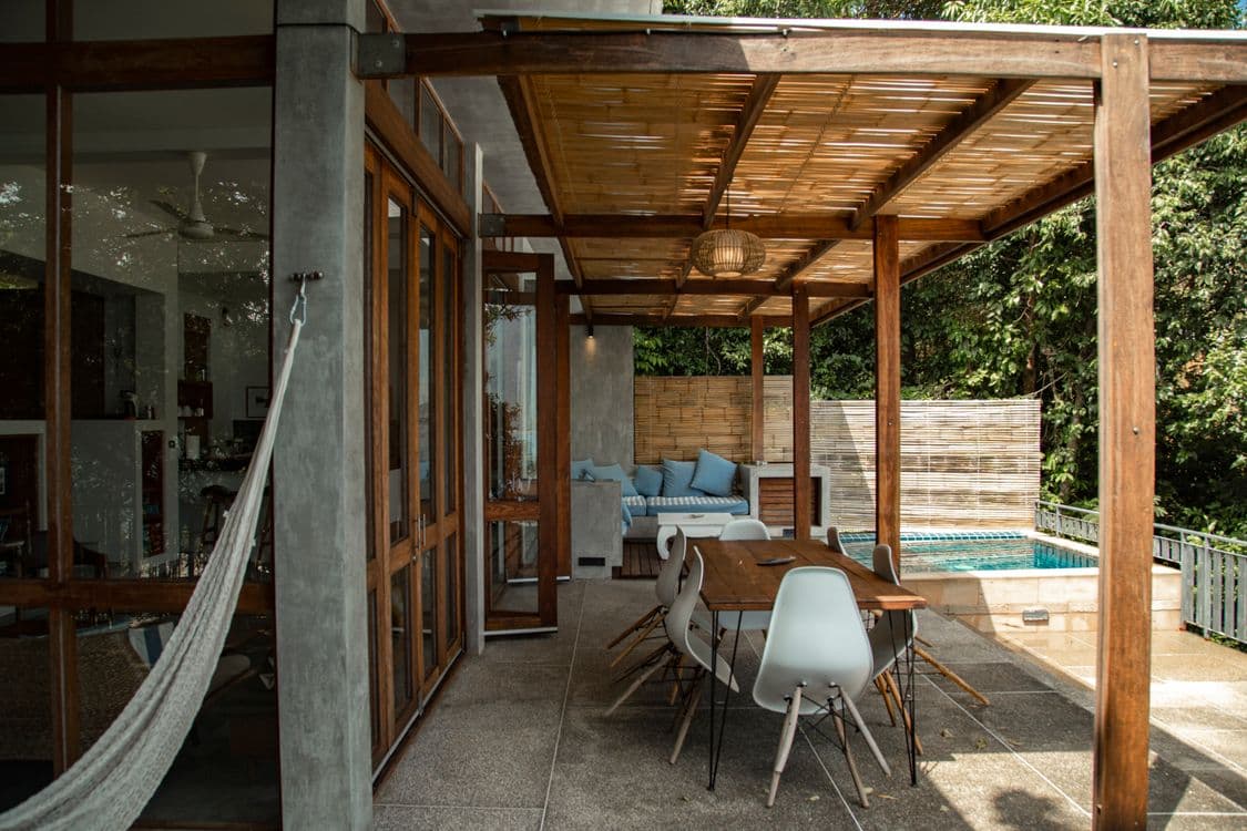 Ứng Dụng Deck WPC Cho Villa Biển Tại Vũng Tàu — Thi Công Nhanh Trong Vài Ngày